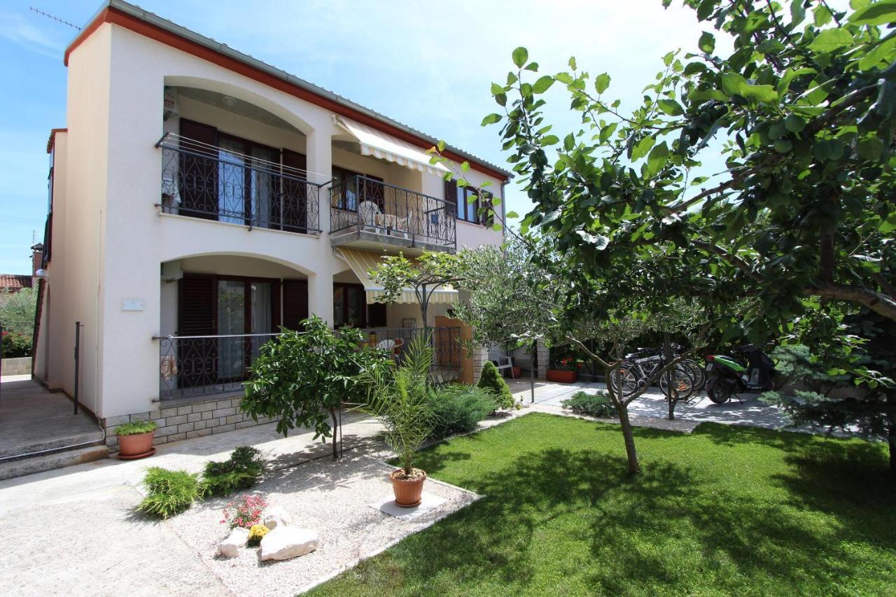 Apartments Denise Ровинь Экстерьер фото
