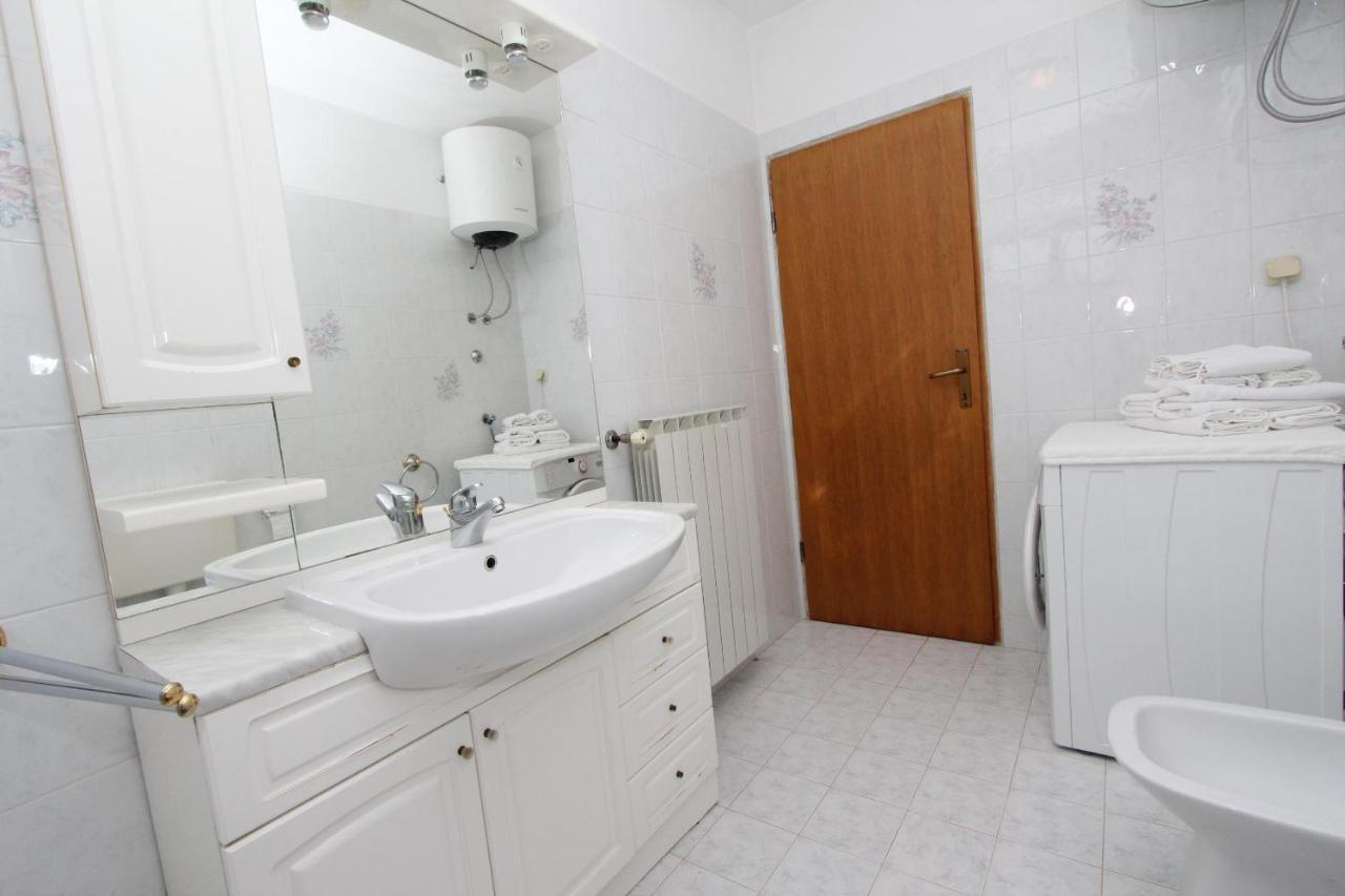 Apartments Denise Ровинь Экстерьер фото