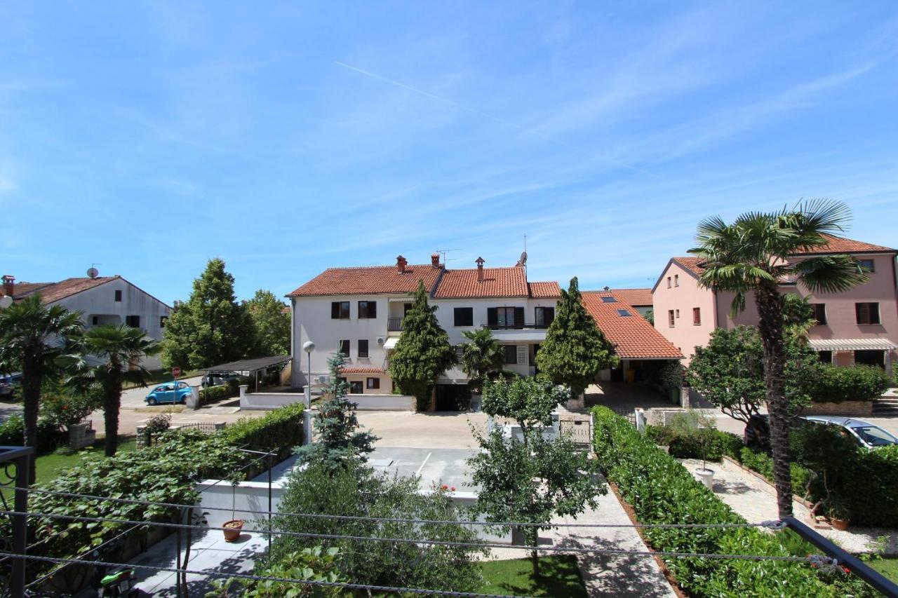 Apartments Denise Ровинь Экстерьер фото