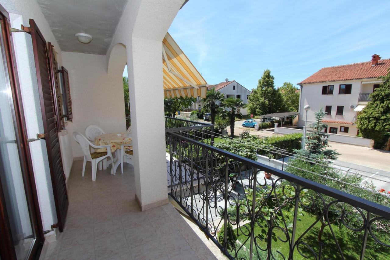 Apartments Denise Ровинь Экстерьер фото